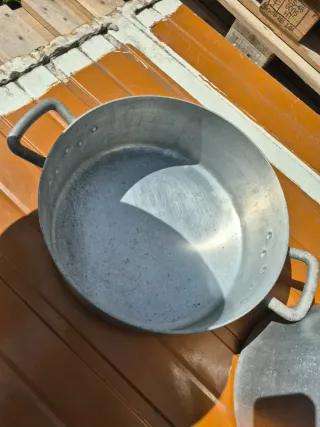 Olla grande de aluminio