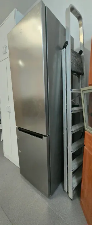 Frigorífico Indesit No Frost Total E XIT8 T2