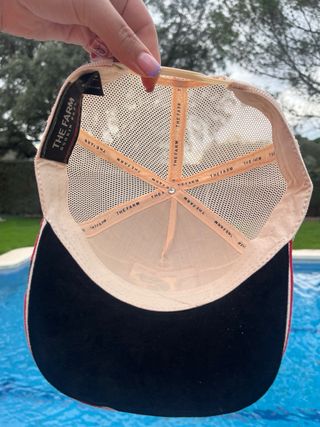 Gorra Goorin Bros G5 Turca “Cash”Beige y Roja