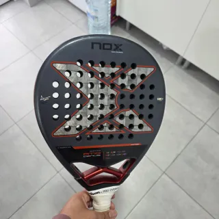 Pala Nox AT10 Genius 18K Agustin Tapia