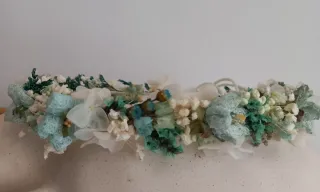 Corona de flores comunión blanco y verde