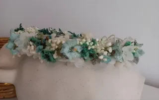 Corona de flores comunión blanco y verde