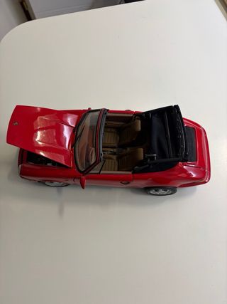 Coche de colección a escala