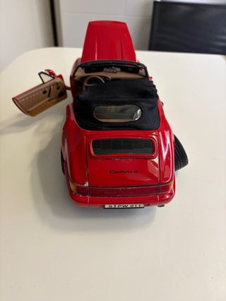 Coche de colección a escala