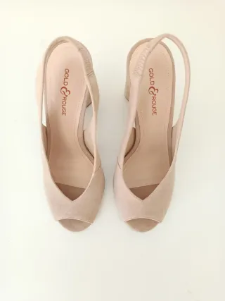 Zapatos peep toe destalonados Gold & Rouge