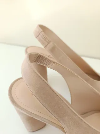 Zapatos peep toe destalonados Gold & Rouge