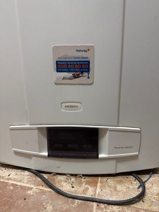 Caldera de gas BaxiRoca Blanca