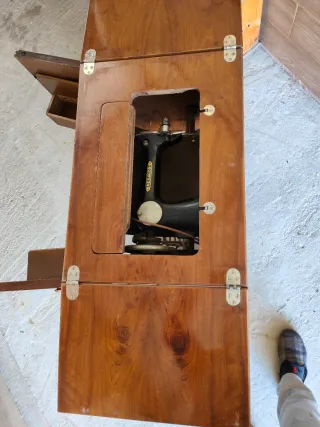 Máquina de coser antigua Hexagon