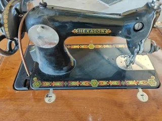 Máquina de coser antigua Hexagon