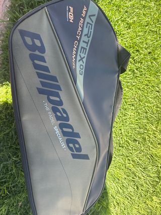 Paletero Bullpadel Vertex 03. Para Dos Palas