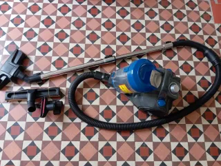 Aspiradora Amazon Basics