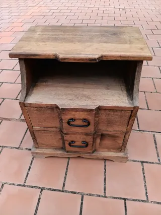Mesa auxiliar madera 2 cajones hierro 0.55 ×0.60