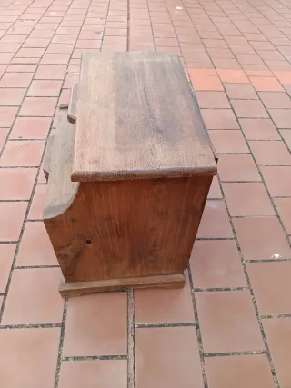 Mesa auxiliar madera 2 cajones hierro 0.55 ×0.60