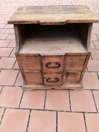 Mesa auxiliar madera 2 cajones hierro 0.55 ×0.60