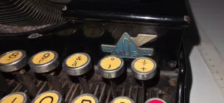 Macchina da scrivere Everest Mod. 44 rara