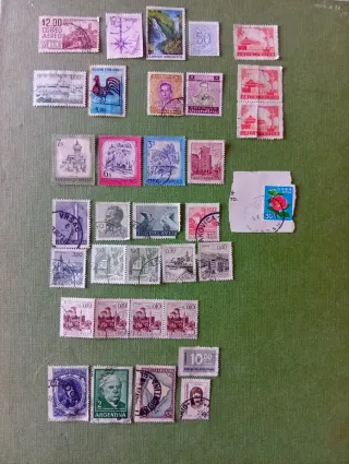 Pack más 100 sellos internacionales variados