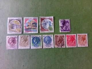 Pack más 100 sellos internacionales variados