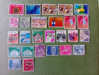 Pack más 100 sellos internacionales variados