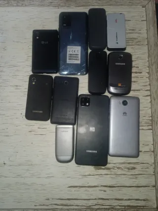 Lote de 11 móviles LG, Nokia, Samsung, Sony Xiaom