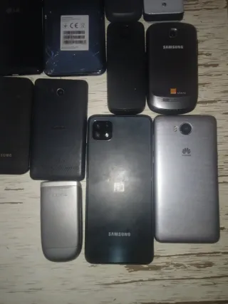 Lote de 11 móviles LG, Nokia, Samsung, Sony Xiaom