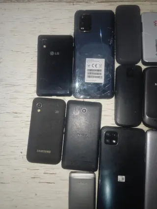 Lote de 11 móviles LG, Nokia, Samsung, Sony Xiaom