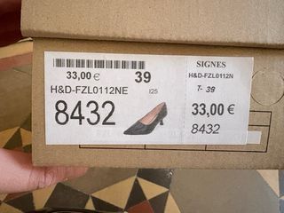 Zapatos de salón negros tacón fino