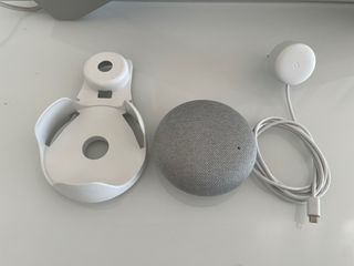 Google Home Mini con soporte y cargador