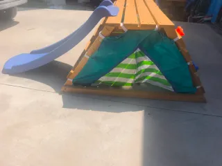 Parque infantil madera con tobogán