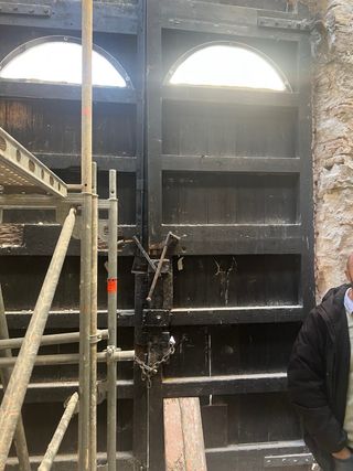 Regalo Puerta doble madera antigua