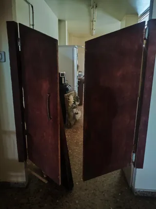 Puertas abatibles bidireccionales