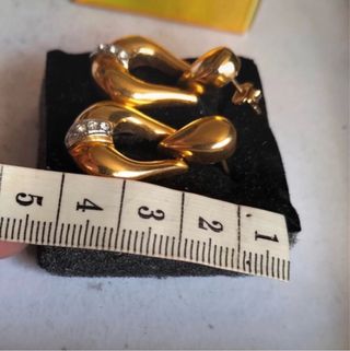 Pendientes vintage chapados en oro con detalles