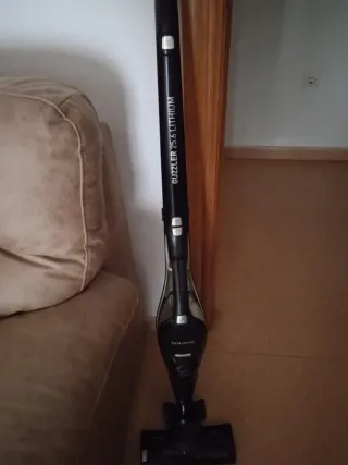 Aspirador Escoba Taurus Guzzler 25.6V