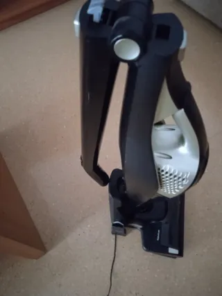 Aspirador Escoba Taurus Guzzler 25.6V