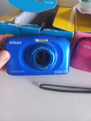 Cámara Nikon Coolpix S33 Azul y Rosa