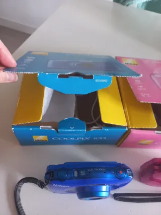 Cámara Nikon Coolpix S33 Azul y Rosa