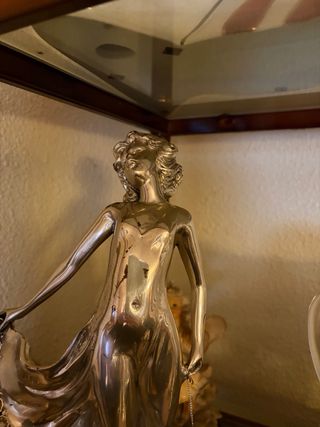 Figura de plata ley mujer