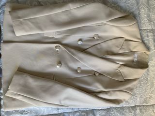 Blazer cruzado beige botones dorados
