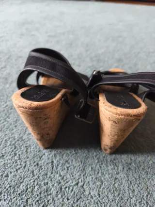 Sandalias BIMBA Y LOLA tacón corcho negras