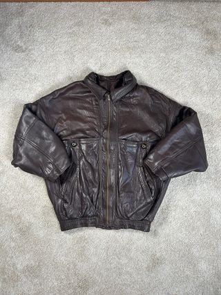 Consegna di Giacche in Pelle Premium Bomber