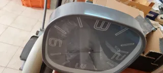 Reloj de Pared Gris Moderno