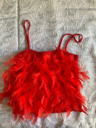 Top de plumas rojo elástico talla S