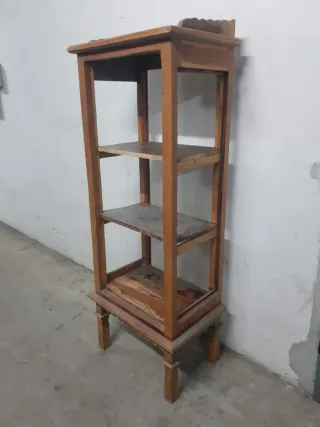 Estantería rústica de madera