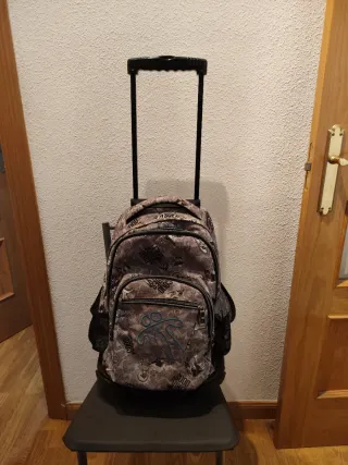 Mochila Totto 3 bolsillos y 2 redes