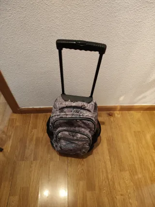 Mochila Totto 3 bolsillos y 2 redes