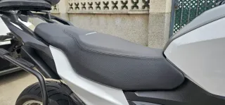 Asiento Alto BMW F900XR Negro/Blanco