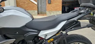 Asiento Alto BMW F900XR Negro/Blanco