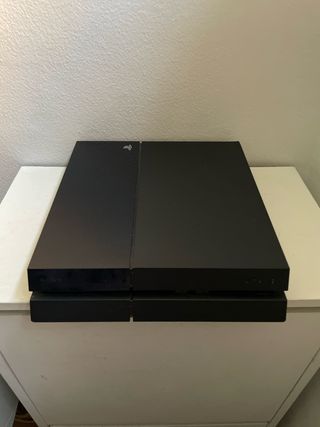 PS4 (Playstation 4) Negra Usada