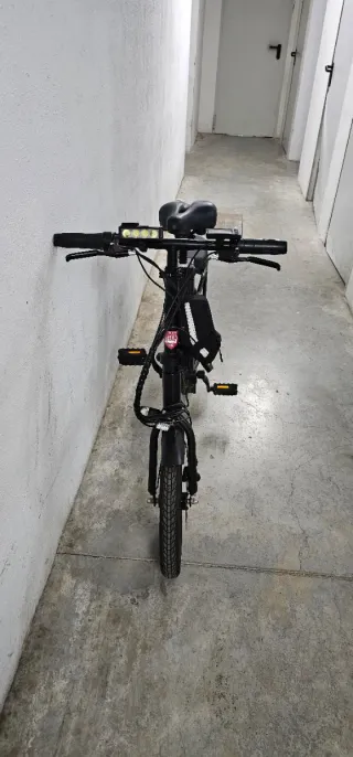 Bicicleta Eléctrica Plegable Negra