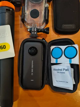 Insta360 One X2 Cámara 360 + Accesorios