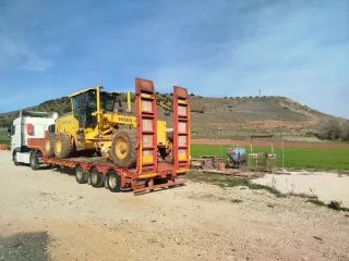 Góndola Fruehauf portamaquinaria